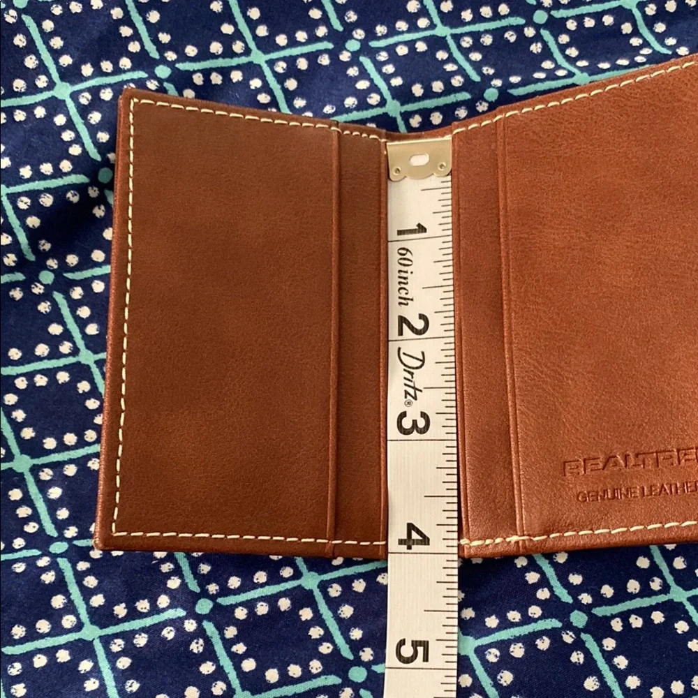 Realtree Brown Leather Key Card Holder